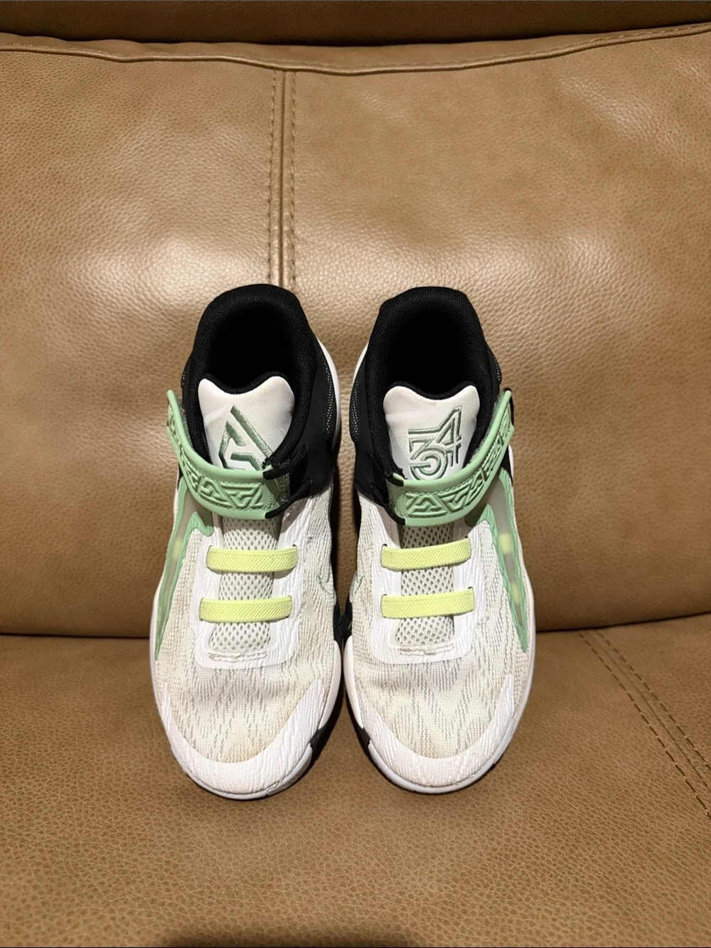 Kids Youth Giannis Immortality 2 size 3Y
